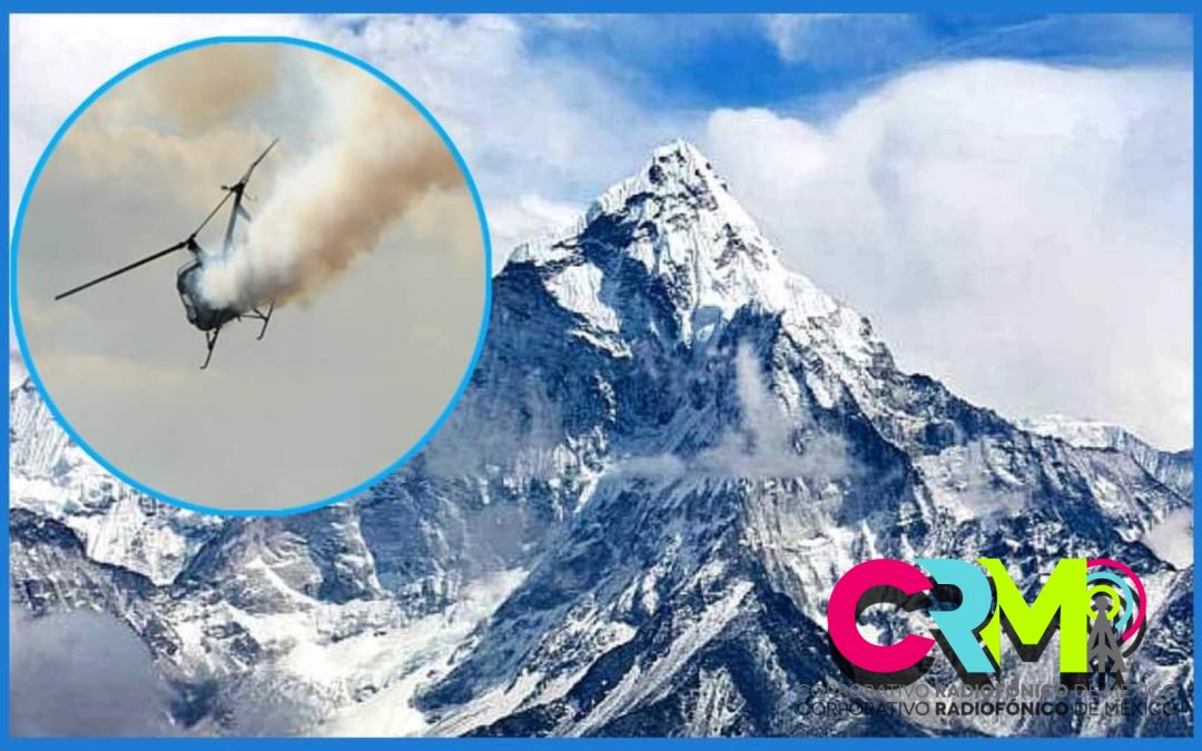 Mueren 5 turistas mexicanos en el Everest tras desplome de su helicoptero.