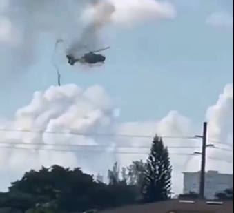 Helicóptero se estrella en una vivienda de Florida.