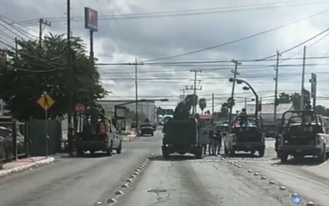 Tras amenaza de bomba en Reynosa, autoridades mantuvieron cerrado el Boulevard Hidalgo el cual ya es transitable debido a que SEDENA ya retiró dos artefactos hallados en el lugar.