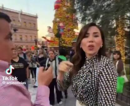 Corren a ex alcaldesa de Morena mientras regalaban roscas de reyes.