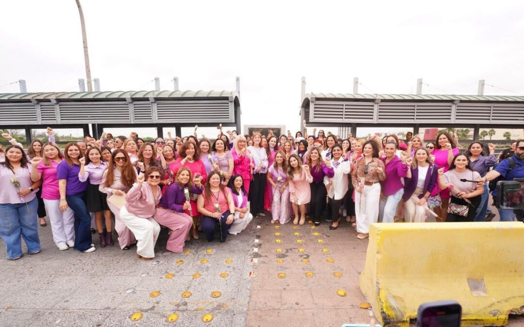 MUJERES DE LOS DOS LAREDOS SE UNEN EN CAMINATA BINACIONAL PARA CONMEMORAR EL DÍA INTERNACIONAL DE LA MUJER