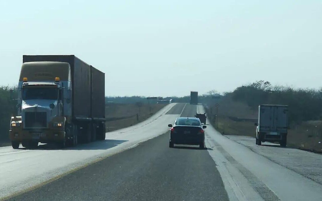 Limitarán circulación de unidades pesadas en tramos carreteros de mayor aforo vehicular durante Semana Santa