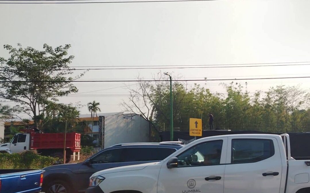 Tapan con mantas negras el rancho “La Chingada” del expresidente Andres Manuel Lopez Obrador, para evitar la visibilidad del interior.