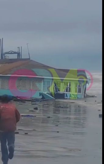 Colapsa el restaurante Costa Azul de la Playa Bagdad este sábado 2 de mayo.